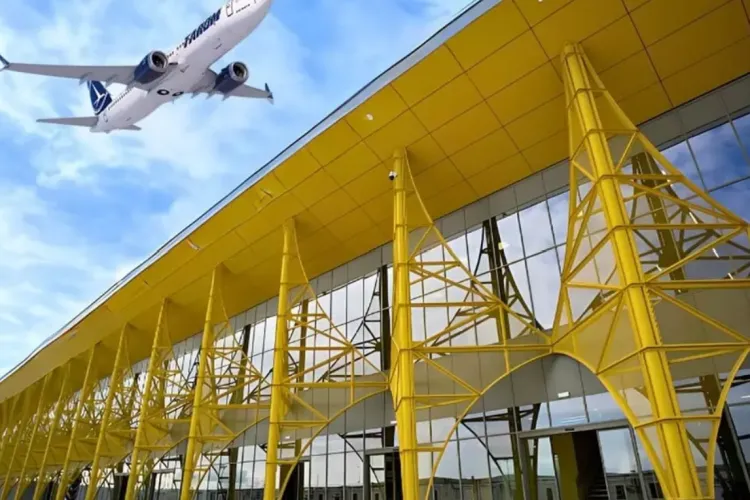 Tânără atacată și jefuită într-un taxi, în Cluj-Napoca. Agresorul a vrut să își ia zborul de pe Aeroportul Cluj