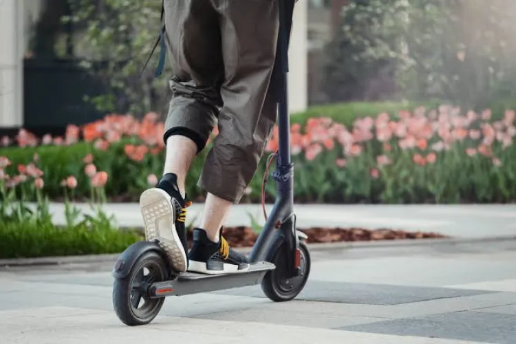 Panică în Baza Sportivă Gheorgheni! Trotinetele electrice zboară pe pista de biciclete, printre copii: „Luați măsuri până nu se va întâmpla o tragedie”