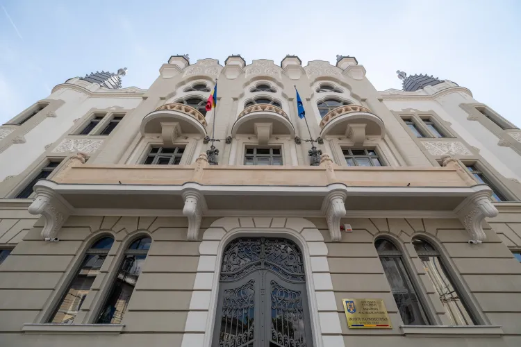 Prefectura Cluj se mută înapoi în clădirea-simbol din centrul Clujului: Ce zile pierd clujenii care au nevoie de apostilă și cum arată noul program