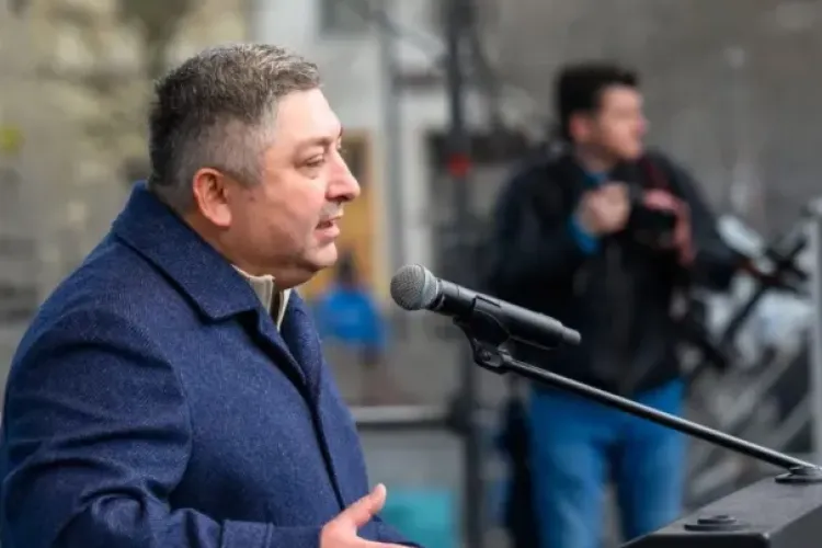 Alin Tișe critică tăierea burselor sociale în vacanță: „Am ajuns să tăiem sprijinul celui care are nevoie de el”