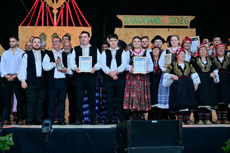 Clujenii au impresionat lumea! România, premiată la finalul marelui Festival Internațional de Folclor de la Zakopane din Polonia FOTO