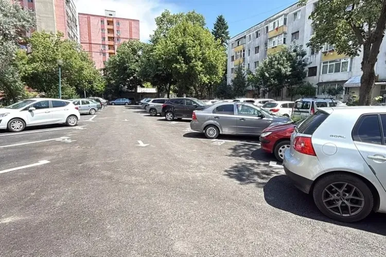 „Mi-au distrus locul de parcare cu excavatorul!” Revolta unui locuitor dintr-un cartier din Cluj