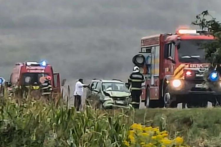 Accident grav provocat de un pensionar din Cluj. Și-a băgat soția în spital, după o coliziune cu o altă mașină