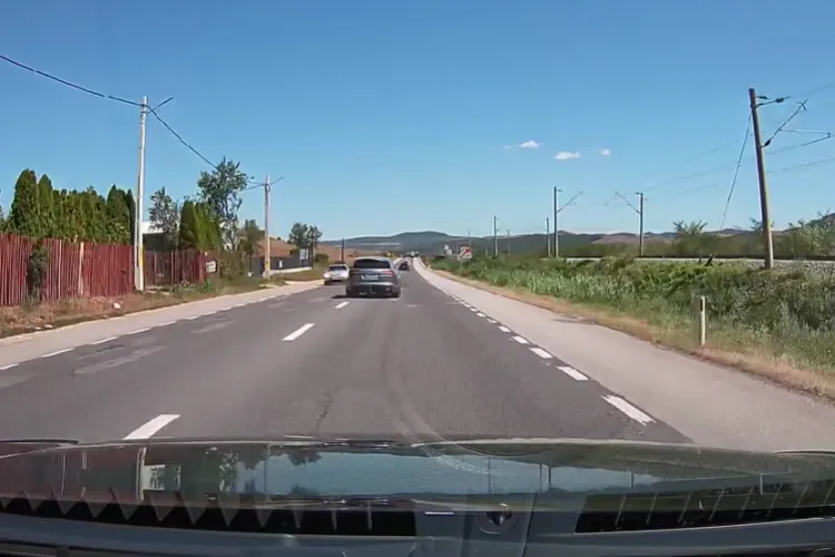 VIDEO Manevră periculoasă în Cluj! A intrat în depășire fără să se gândească de două ori
