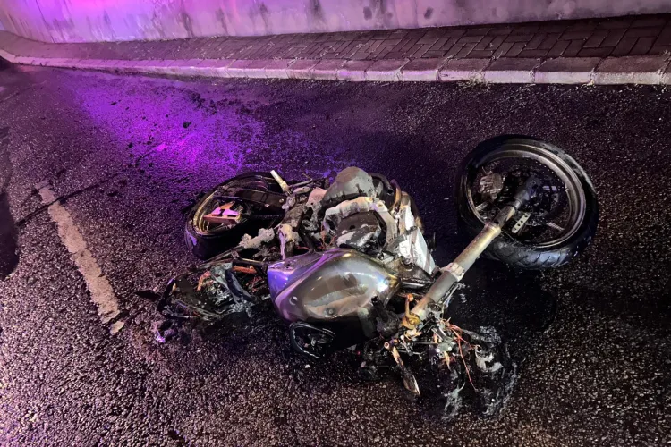 ACCIDENT teribil în Cluj-Napoca. Un motociclist rupt de beat a fugit de polițiști și s-a făcut praf după o urmărire spectaculoasă
