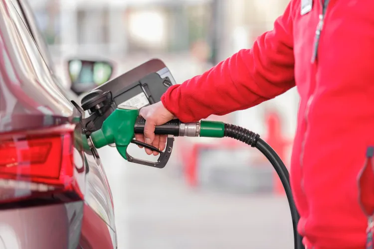 Cât plătesc clujenii pentru un litru de benzină! Unde se găsește cel mai ieftin carburant din țară