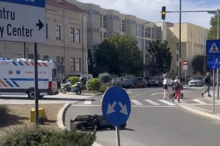 Cum s-a produs accidentul grav din Piața Cipariu. Un livrator de mâncare a ajuns la spital