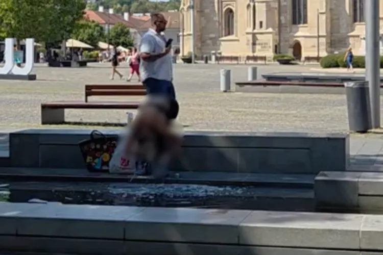 VIDEO. Femeie ca la „spa”  în centrul Clujului! A mers la fântâna arteziană din Piața Unirii ca la propria baie: Totul în fața trecătorilor