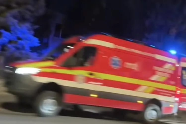 Cum a avut loc accidentul de dimineață din Cluj-Napoca! Un șofer de 25 de ani ar fi plecat de pe loc fără să se asigure: Doi tineri au ajuns la spital