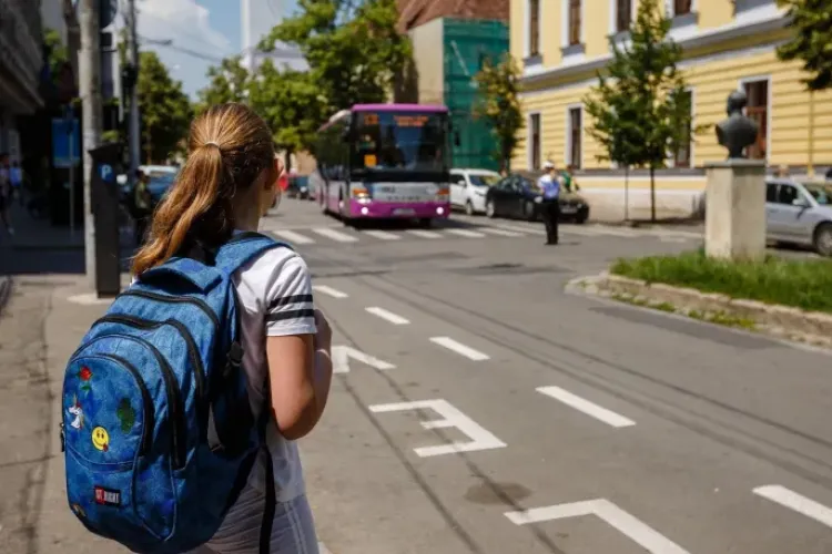 Începe școala, se aglomerează Cluj-Napoca! Asociația taximetriștilor cere șoferilor mai multă atenție în zonele școlilor
