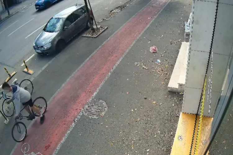 VIDEO. Se caută un clujean care s-a făcut „stăpân” pe lucrurile de pe bicicleta altuia: „Dacă nu le aduce azi, fac plângere la Poliție”