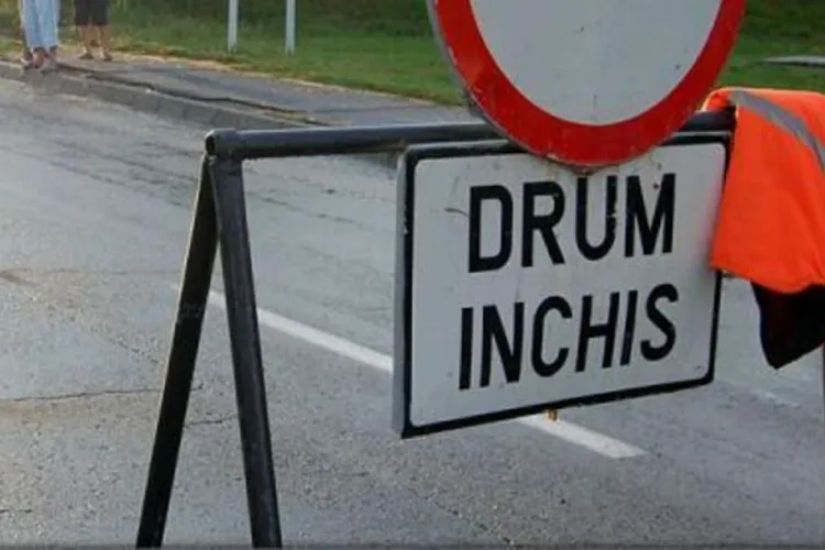 Trafic închis într-o localitate tranzitată de clujeni. Cât durează restricțiile în zonă