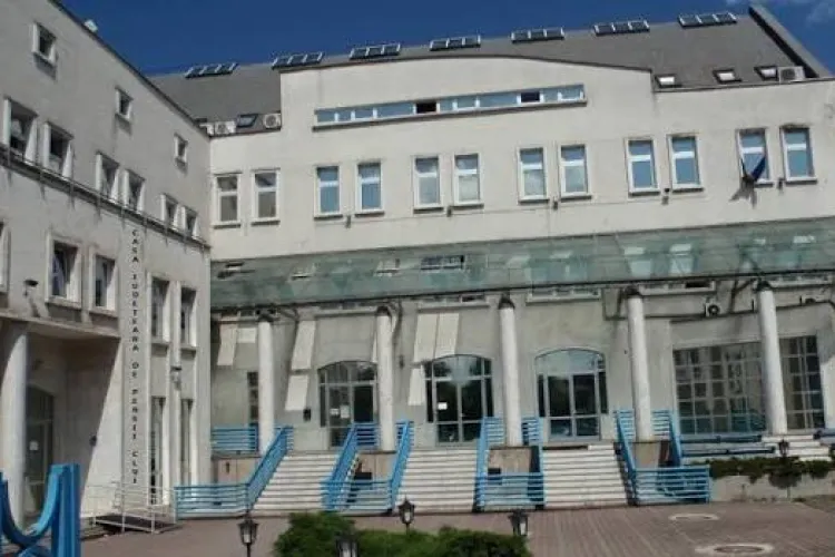 Atenție, elevi și studenți din Cluj! Pensia de urmaș se suspendă de la 1 noiembrie pentru toți cei care nu depun adeverința în original la casa de pensii