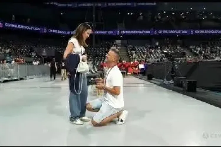 VIDEO. Cerere în căsătorie inedită în Cluj-Napoca. Moment emoționant pentru o tânără la Campionatul European de la BT Arena