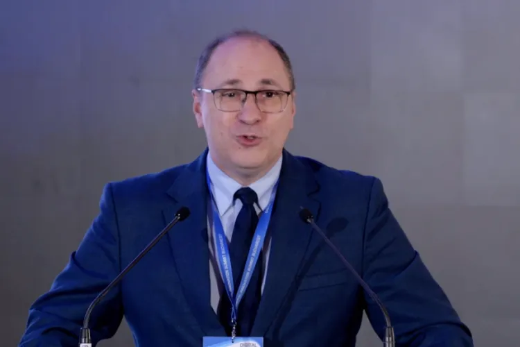 Cazul claselor chemate la slujbă de IȘJ Cluj în prima zi de școală a ajuns la ministrul Educației. Ce reacție are Mihai Dimian