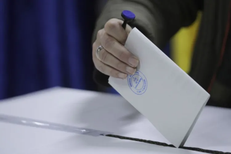 Sondaj surprinzător: SENS face un salt spectaculos și ajunge la doar 0,2 puncte de pragul parlamentar, AUR se apropie de 40%. Cum stau PSD, PNL și USR