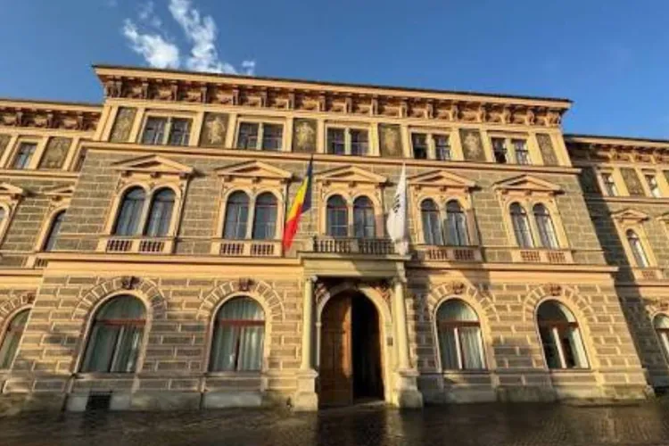 Scandal la o universitate din Transilvania: Un profesor este acuzat de abuz de putere și hărțuire, dar alți studenți îi iau apărarea. ANOSR cere sancțiuni