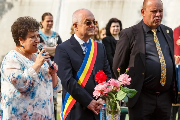 Boc se implică direct în scandalul pornit de Inspectoratul Școlar Județean Cluj: „Solicitările de demisie sunt exagerate”