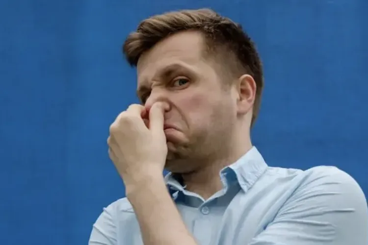 Miros greu într-un cartier din Cluj-Napoca! Clujenii se plâng: „Seamănă cu un amestec de gunoi în descompunere și plastic ars”