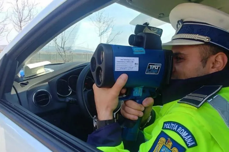 Un drum din Cluj, transformat în pistă de curse: Cinci „grăbiți” prinși de polițiștii clujeni cu viteze duble și chiar triple față de limita din localitate