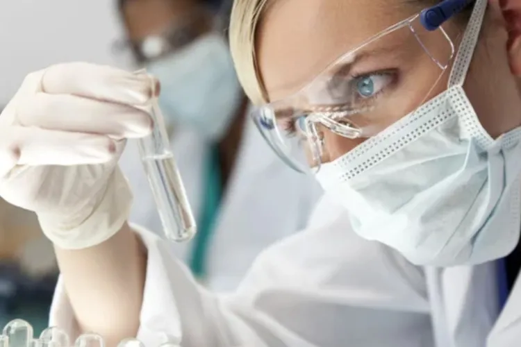 Vrei să lucrezi în laborator și să faci cercetare medicală? O oportunitate importantă este pusă la dispoziția viitorilor specialiști la UMF Cluj