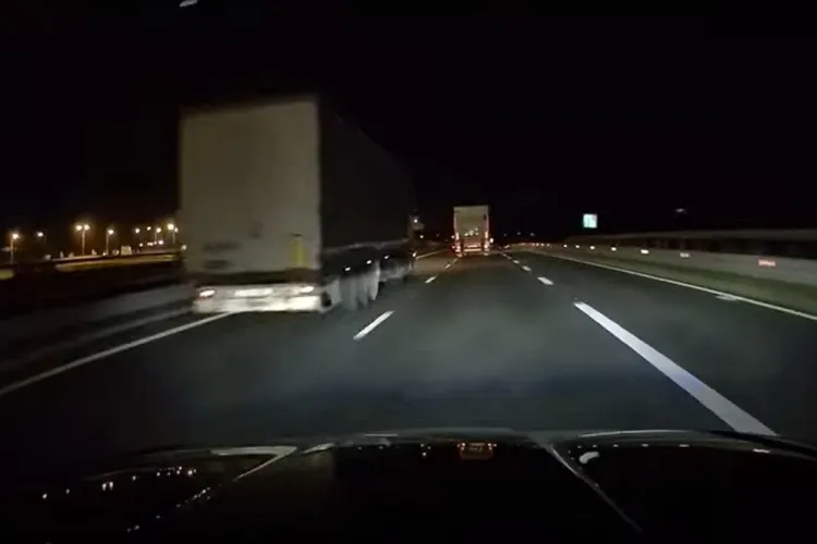 Un bărbat a ieșit la „plimbare” pe autostradă  în Cluj cu o autoutilitară furată! Acesta ar fi sustras-o din curtea cuiva: Ce au mai descoperit poliștii