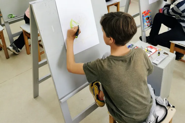 Clujul dă startul cursurilor gratuite pentru copii: pian, vioară, pictură și canto, printre opțiuni. Când încep cursurile