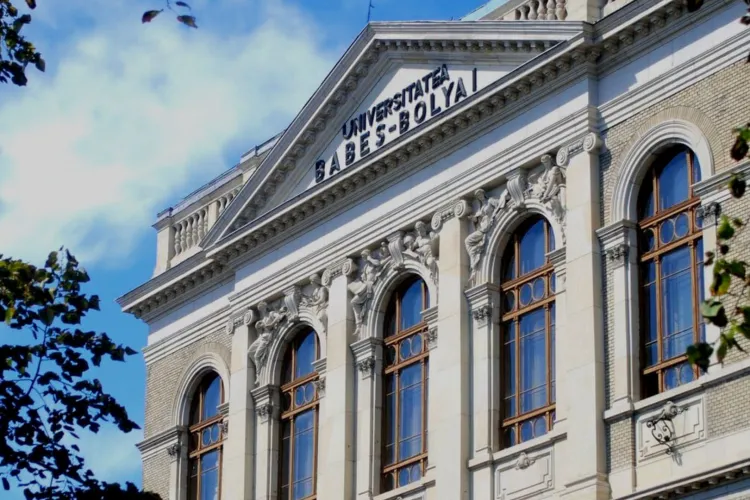UBB Cluj dă startul anului universitar 2026-2027! „Gaudeamus”, mesaje internaționale și „Oda Bucuriei” în cinci limbi, la ceremonia de luni