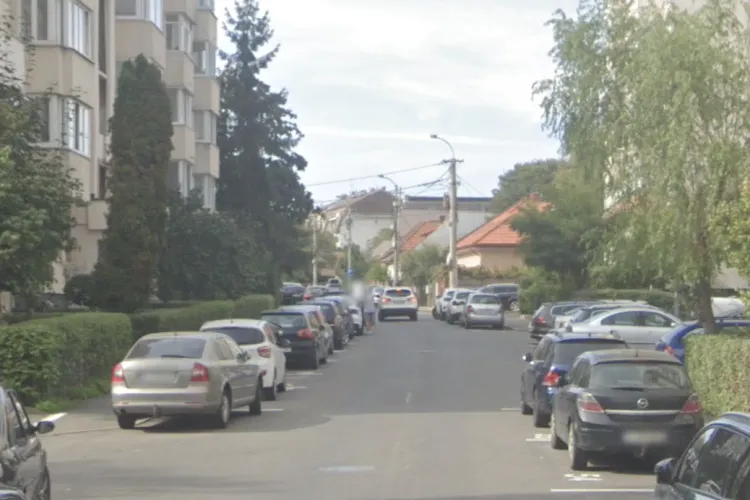 Șoferii gonesc în fața unei grădinițe din Cluj-Napoca! Un clujean a cerut ajutorul autorităților: „Sunt copii în zonă”. Ce vrea să fie montat pe asfalt