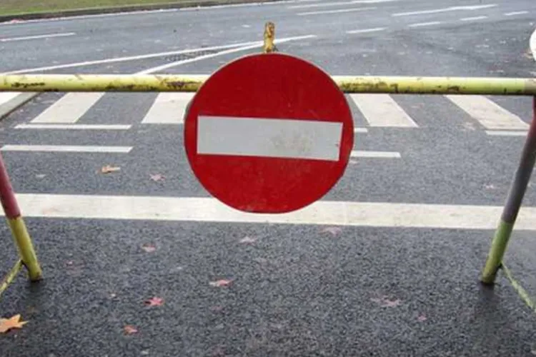 Restricții majore de circulație în Dezmir! O stradă va fi închisă integral, iar pe alta se va opri traficul pe un tronson: Cât durează lucrările