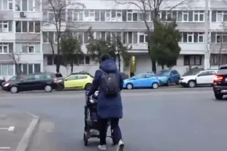 Calvar pentru părinții cu cărucioare lângă un colegiu din Cluj-Napoca: „Este foarte dificil să mergi pe aici”