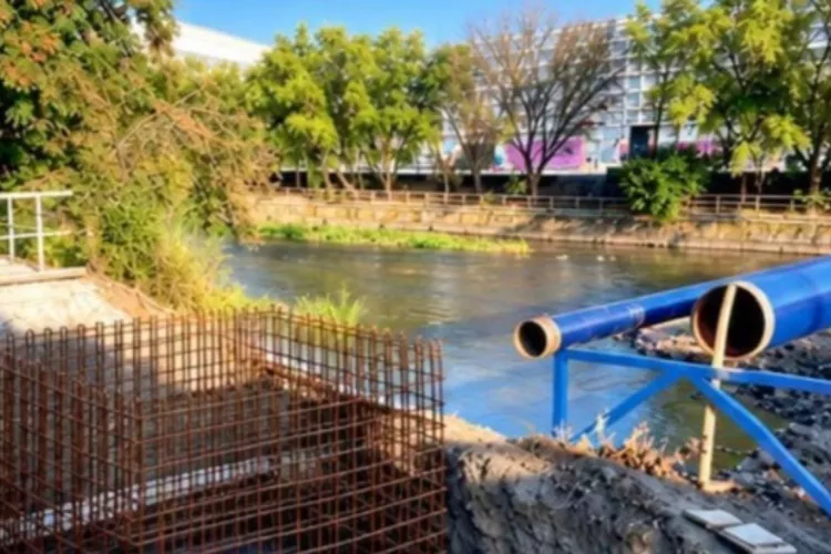 Podul Garibaldi din Cluj-Napoca intră într-o nouă etapă! A început construirea noului pod permanent, după închiderea circulației auto