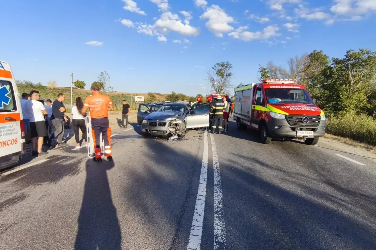 Accident grav în Cluj! Un bărbat de aproximativ 40 de ani, scos din mașină de pompieri și dus la spital de urgență 