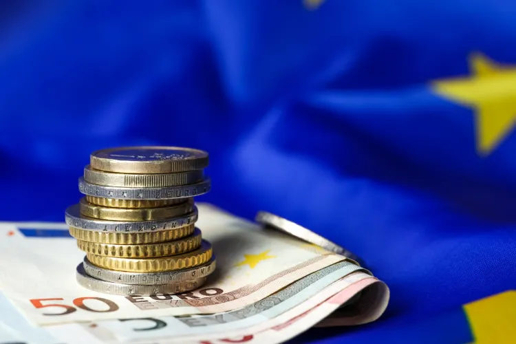 Semnal de alarmă de la cei care gestionează fondurile UE: Guvernul Mureșan vrea 10 miliarde de euro pe an, dar în același timp vrea să taie din personal