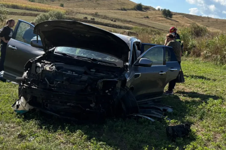 Pompierii clujeni, intervenție de urgență la accidentul din Cluj, unde un șofer s-a răsturnat cu mașina