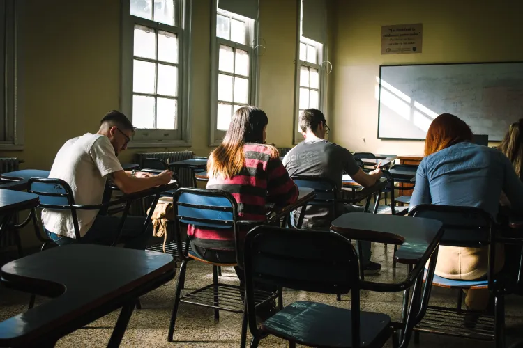 Un elev din Cluj de clasa a XII-a cere ajutor înainte de a-și alege facultatea: „Nu știu ce mi se potrivește”. Ce răspunsuri a primit