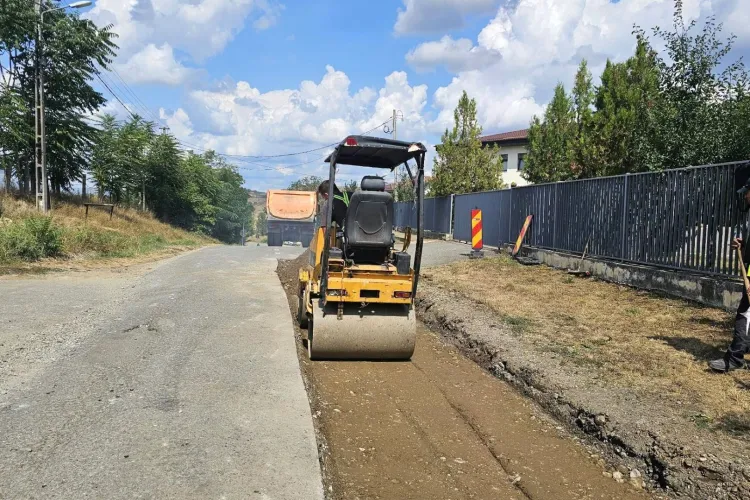 Se lucrează pe un drum important din județul Cluj! Sectorul Mociu - Chesău, în reparații pe aproape 8,5 kilometri. Ce lucrări se fac