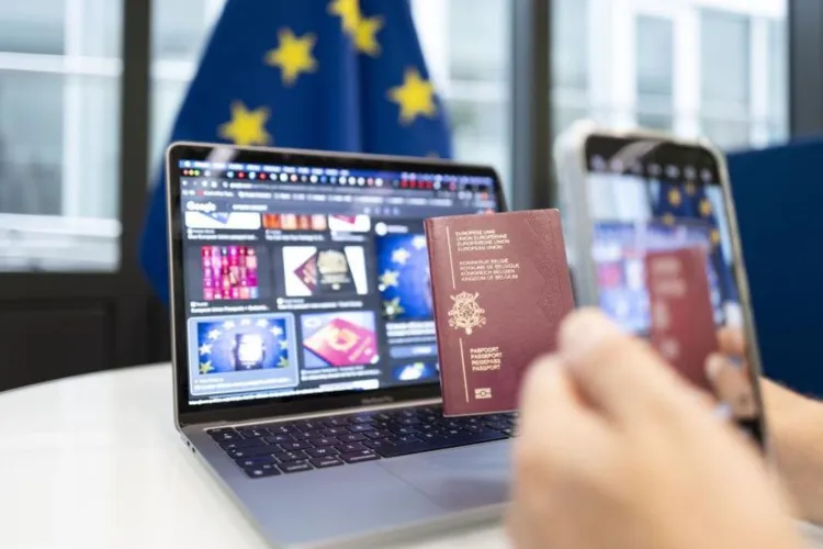 Studenții UBB Cluj, printre primii care beneficiază de identități digitale europene! Permisul de bibliotecă poate fi obținut complet online, de pe telefon