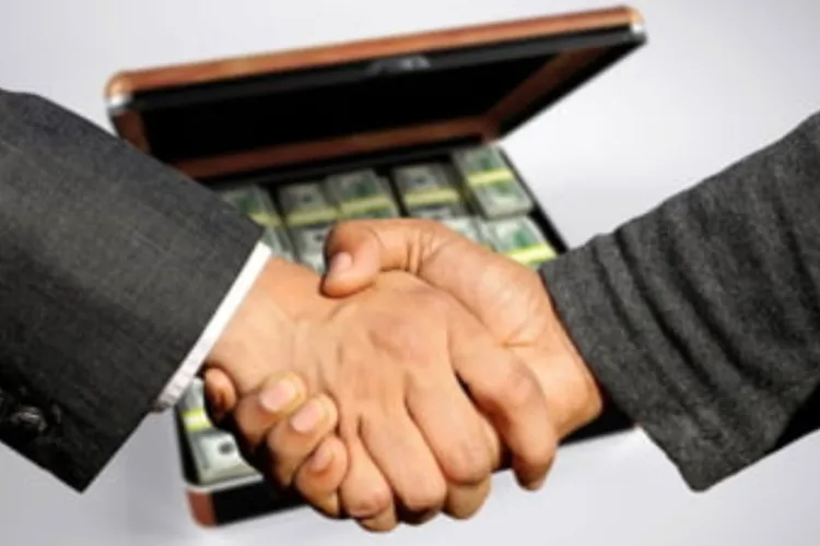 Vrei să știi cine conduce companiile de stat? Acum e posibil: Guvernul a lansat o aplicație care îți arată documente publice simplu și ușor