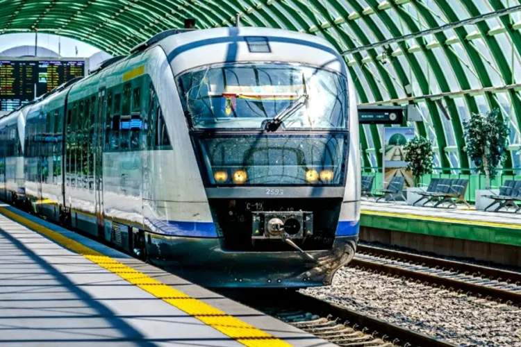Clujenii sunt invitați să spună cum ar trebui să circule trenurile în România! ARF actualizează mersul trenurilor și cere părerea clujenilor