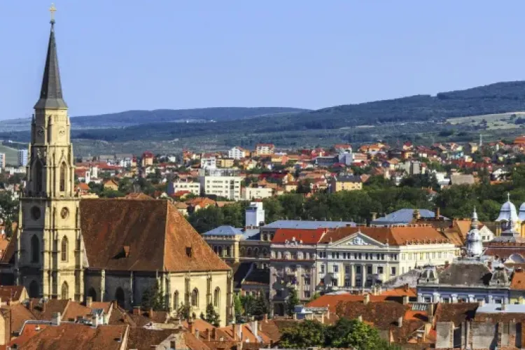 Toamna vine cu temperaturi plăcute la Cluj-Napoca. Câte grade vor fi sâmbătă în oraș