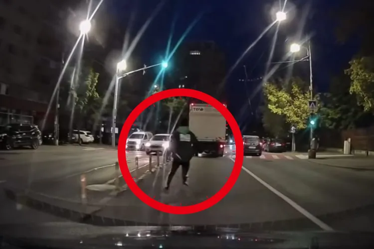 VIDEO. Scene periculoase pe o stradă din Cluj! Un pieton a intrat brusc pe carosabil și a tăiat calea unei mașini