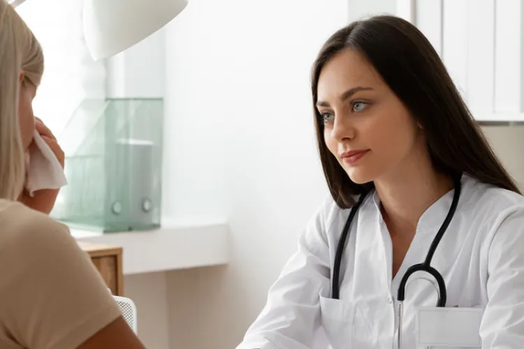 Ai dreptul să afli prețul înainte să intri în cabinet. Ce s-a schimbat de la 1 ianuarie pentru cei 5.450 de medici din Cluj