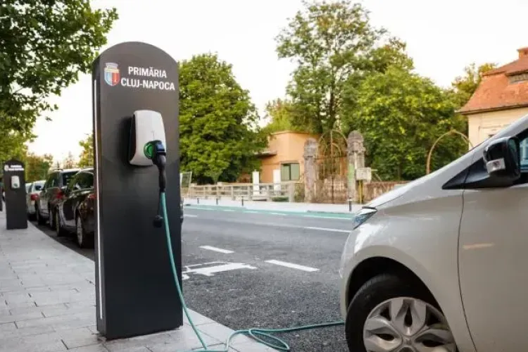 Clujenii cer stații de încărcare pentru mașini electrice într-un cartier din Cluj-Napoca: „Ar putea beneficia de o astfel de infrastructură” 
