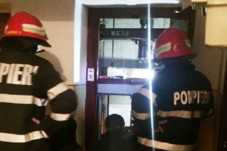 Alertă într-un bloc din Cluj-Napoca! Pompierii au intervenit după ce a fost semnalat un posibil incendiu într-un lift