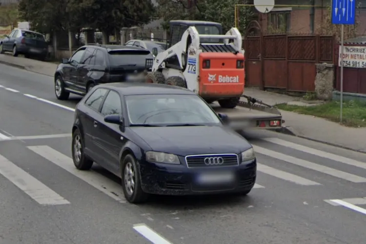 Chin pentru copii dimineața pe o stradă din Cluj-Napoca! Traversează greu spre stația de autobuz: „Se poate ajunge oricând la o tragedie!”