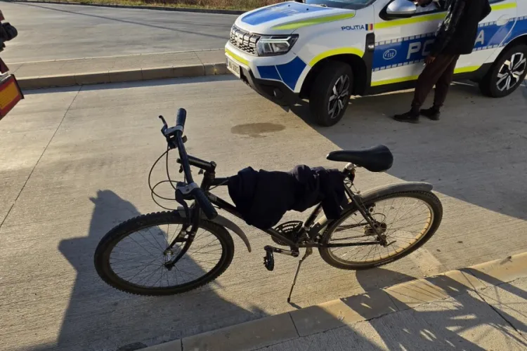 Pericol uriaș pe A10. Un biciclist a fost surprins pedalând pe autostradă între Alba Iulia și Sebeș: „Era să-l iau în plin”