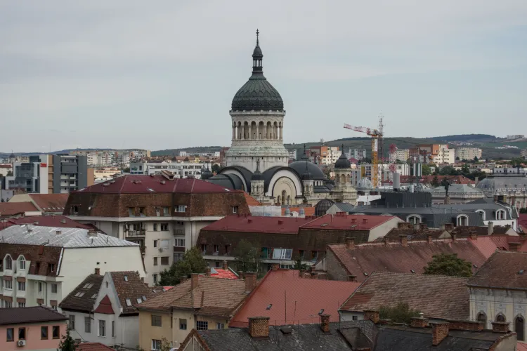 Salariul minim în Cluj-Napoca, motiv de dezbatere: „2.700 de lei + bonuri de 40 de lei pe zi. Se mai poate trăi?”, întreabă un clujean