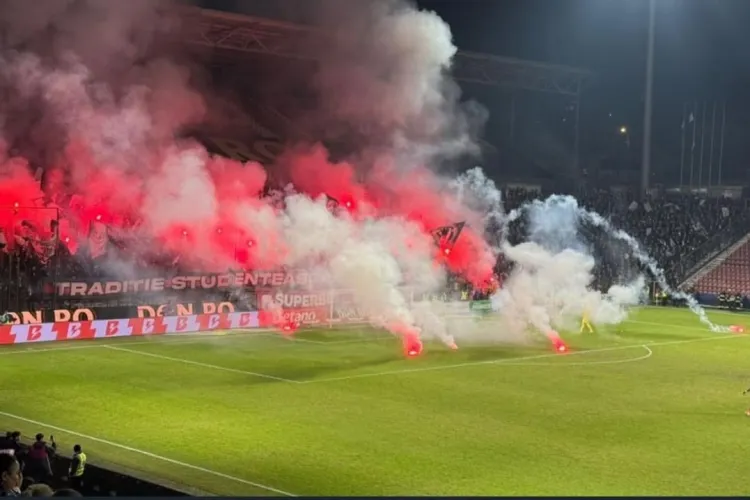 Bilete CFR Cluj – U Cluj. „Șepcile Roșii” nu își mai pot cumpăra bilete printre CFR-iști. Reguli stricte la casele de bilete