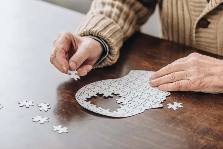 Premieră la Cluj! Primul pacient din România cu Alzheimer primește terapia care încetinește boala. Medicii spun ce schimbă tratamentul pentru memorie